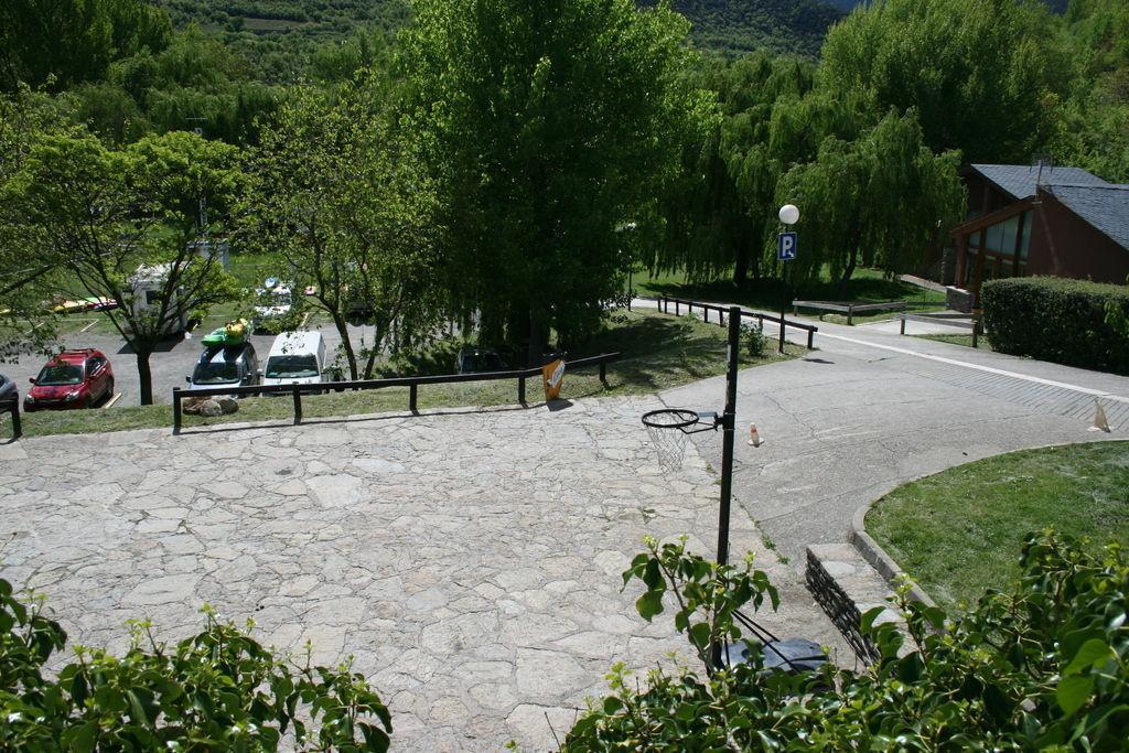 Alberg Escola De Piraguisme De Sort Buitenkant foto