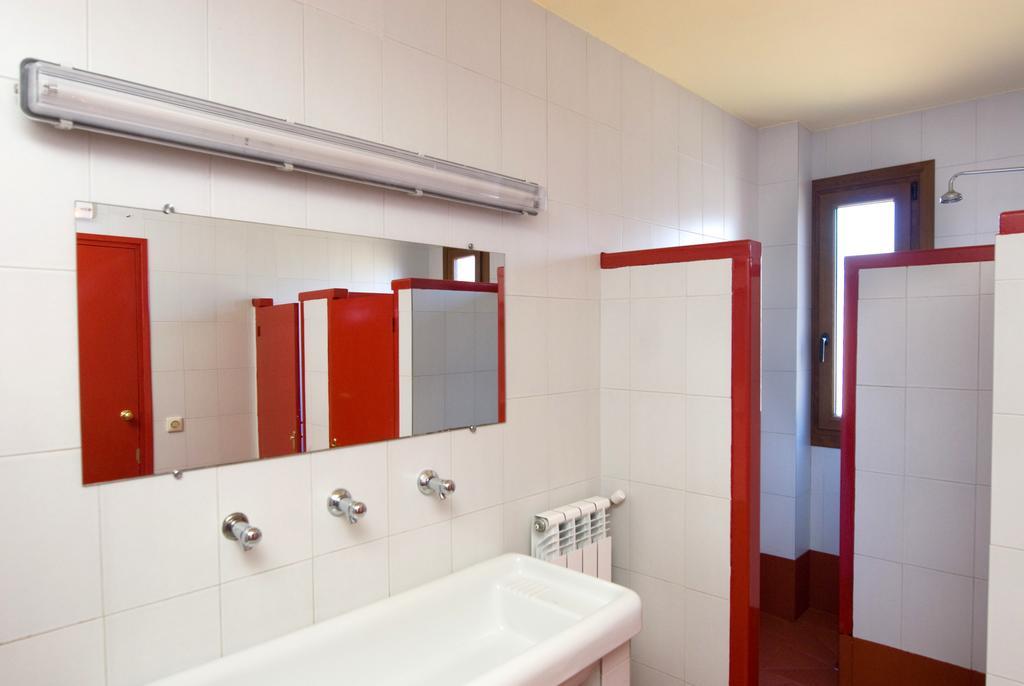 Alberg Escola De Piraguisme De Sort Kamer foto