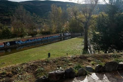 Alberg Escola De Piraguisme De Sort Buitenkant foto